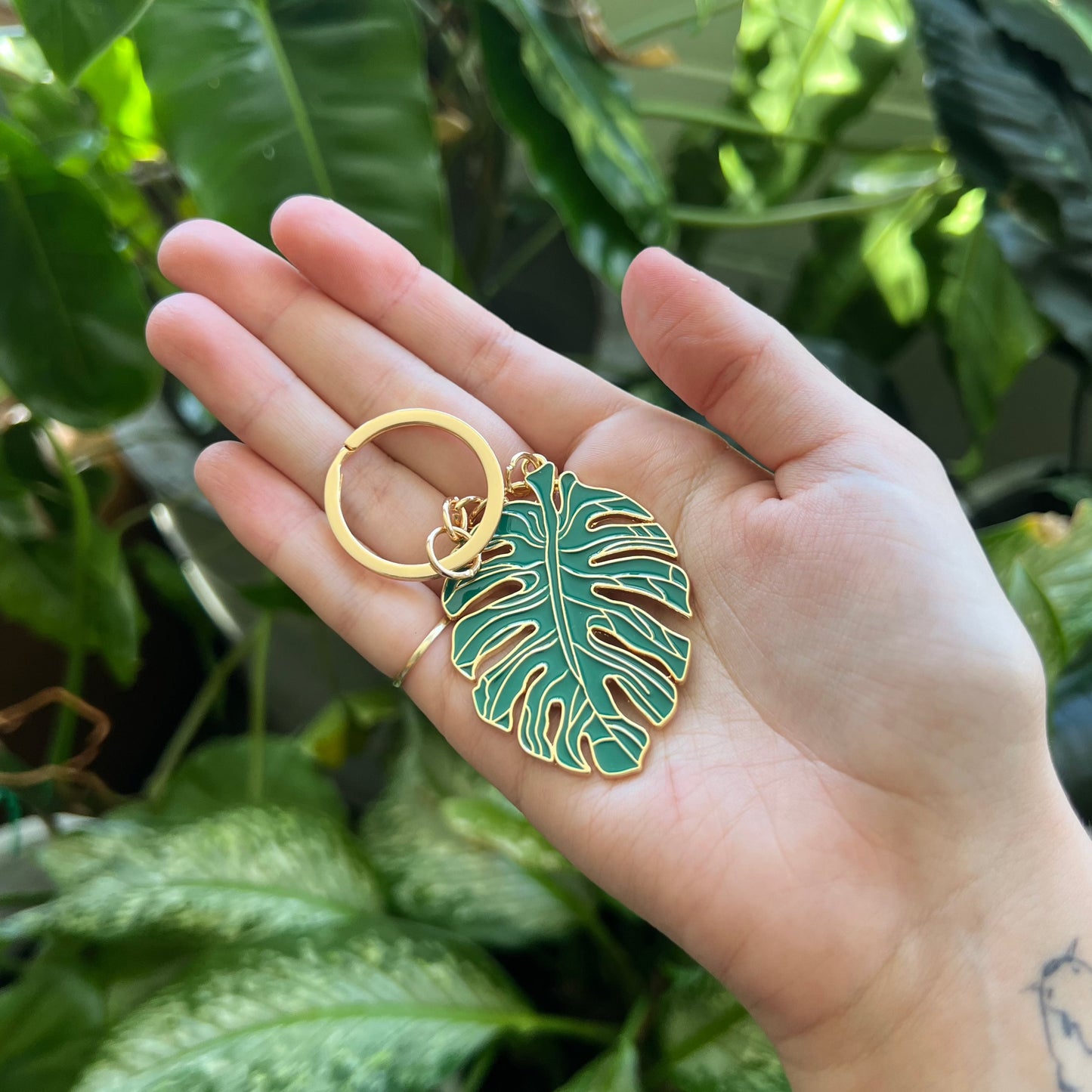 Monstera Keyring